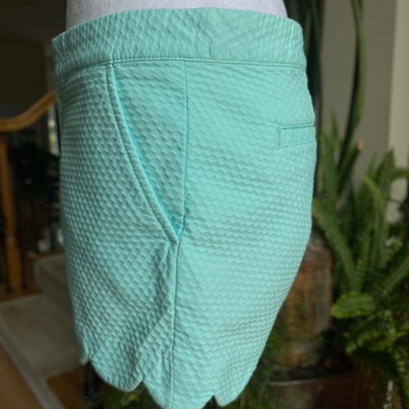 Lilly Pulitzer Buttercup Shorts. Size 2. - Picture 7 of 13